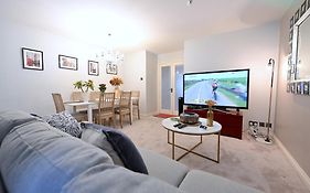 3 Bedroom House In Euston, Patio & Bbq